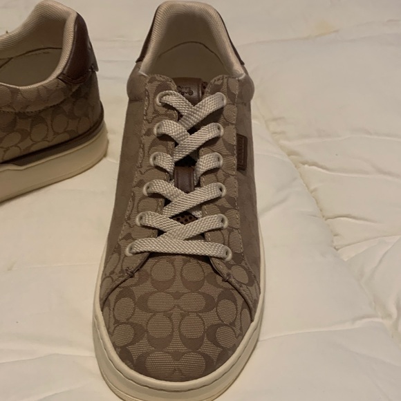 NEW Y2K -Authentic Coach Woman’s Tan Patterned Sneakers - Picture 7 of 12